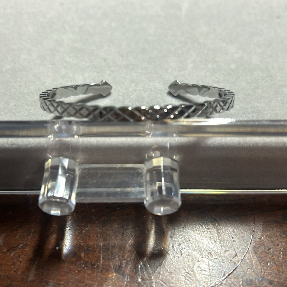Beautiful Fashion cuff